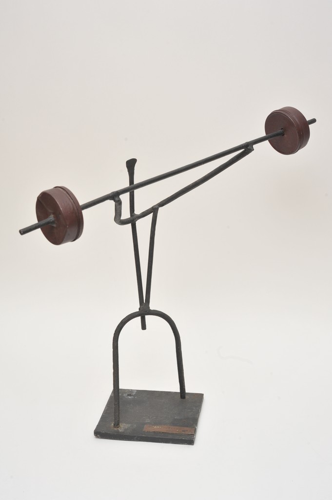 An unusual and large steel sculpture of a weightlifter with applied plaque "Henry Shelton 1973 - Image 2 of 3