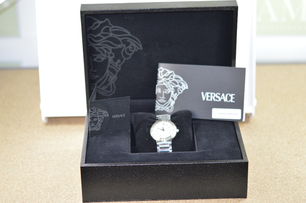 A Gent`s Versace Watch in original box etc - Image 5 of 5