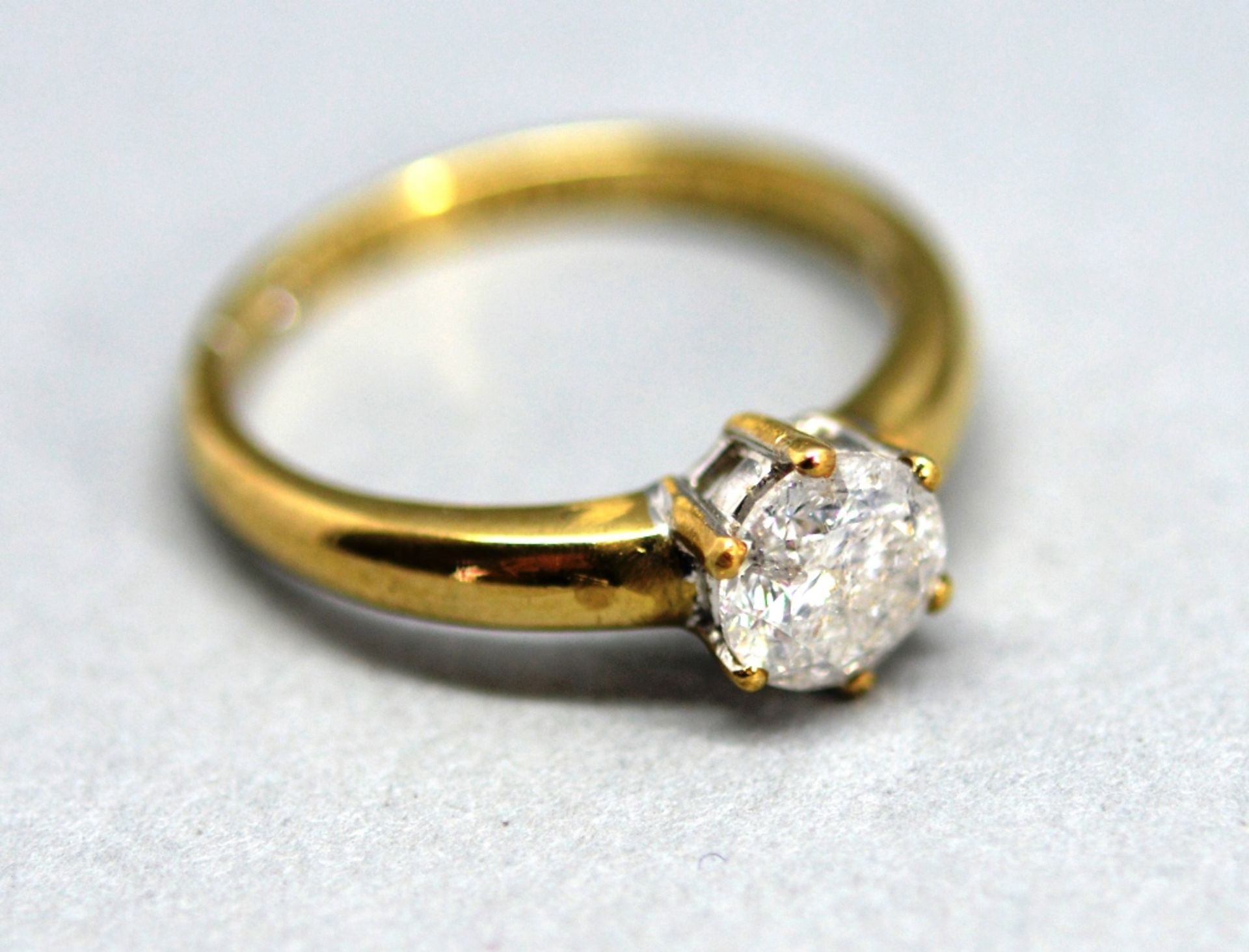 A Single stone diamond ring, round brilliant cut diamond 1.00ct RRP £2750.00