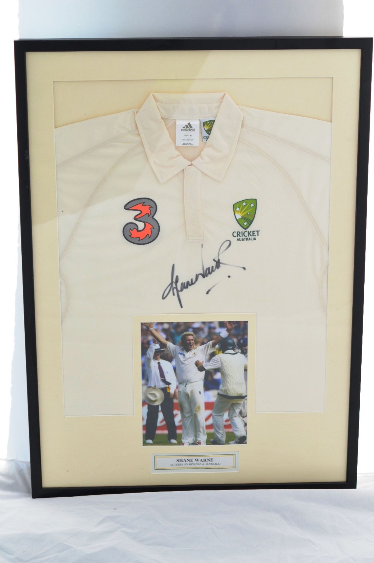 Shane Warne one of Australia`s greatest cricket players signed shirt