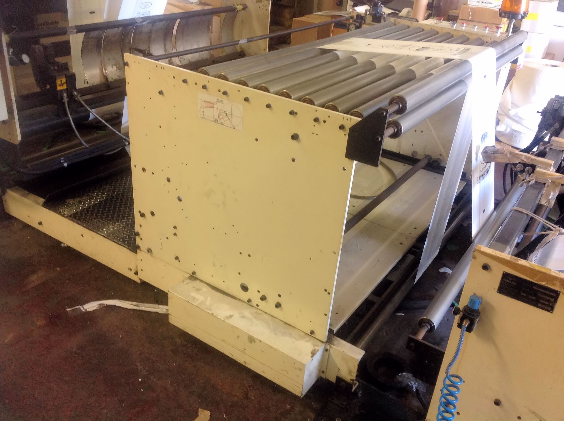 Amplas M1055 high speed 3 track slit seal post gusset vest carrier/ mixed/ bottom weld bag machine - Image 5 of 31