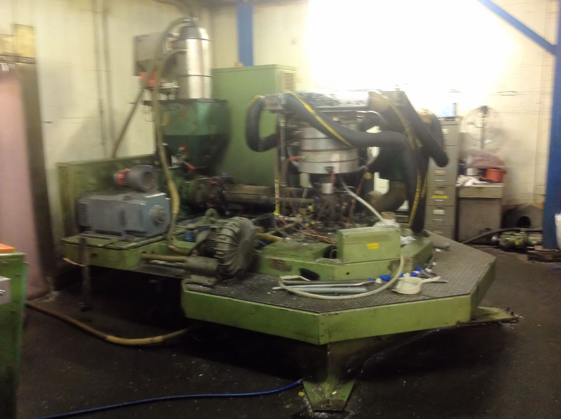 Bid for extruding line comprising lots 19a-19d. - Image 6 of 27