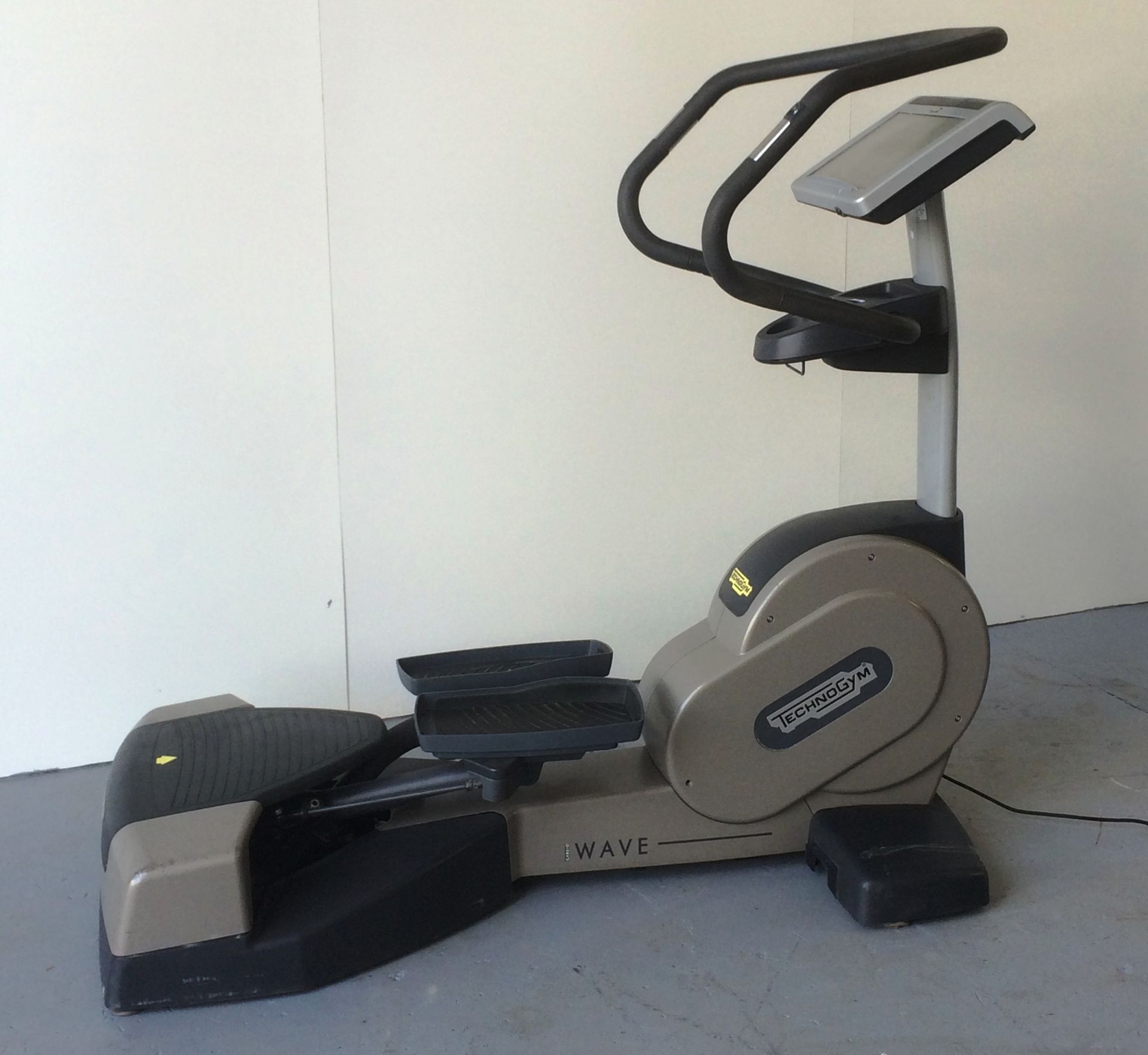 TechnoGym Wave Cardio Machine - Image 7 of 9