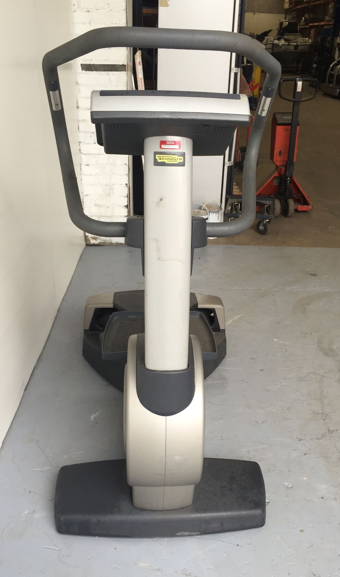 TechnoGym Wave Cardio Machine - Image 7 of 12