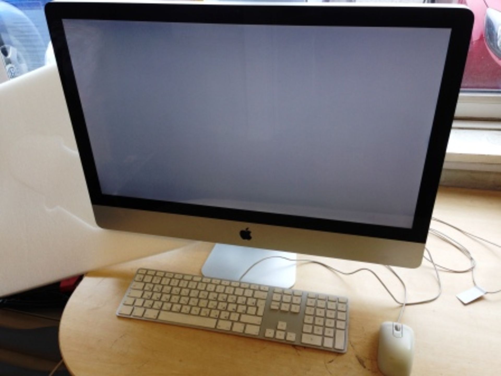 Apple IMAC 27 inch screen with keyboard and mouse