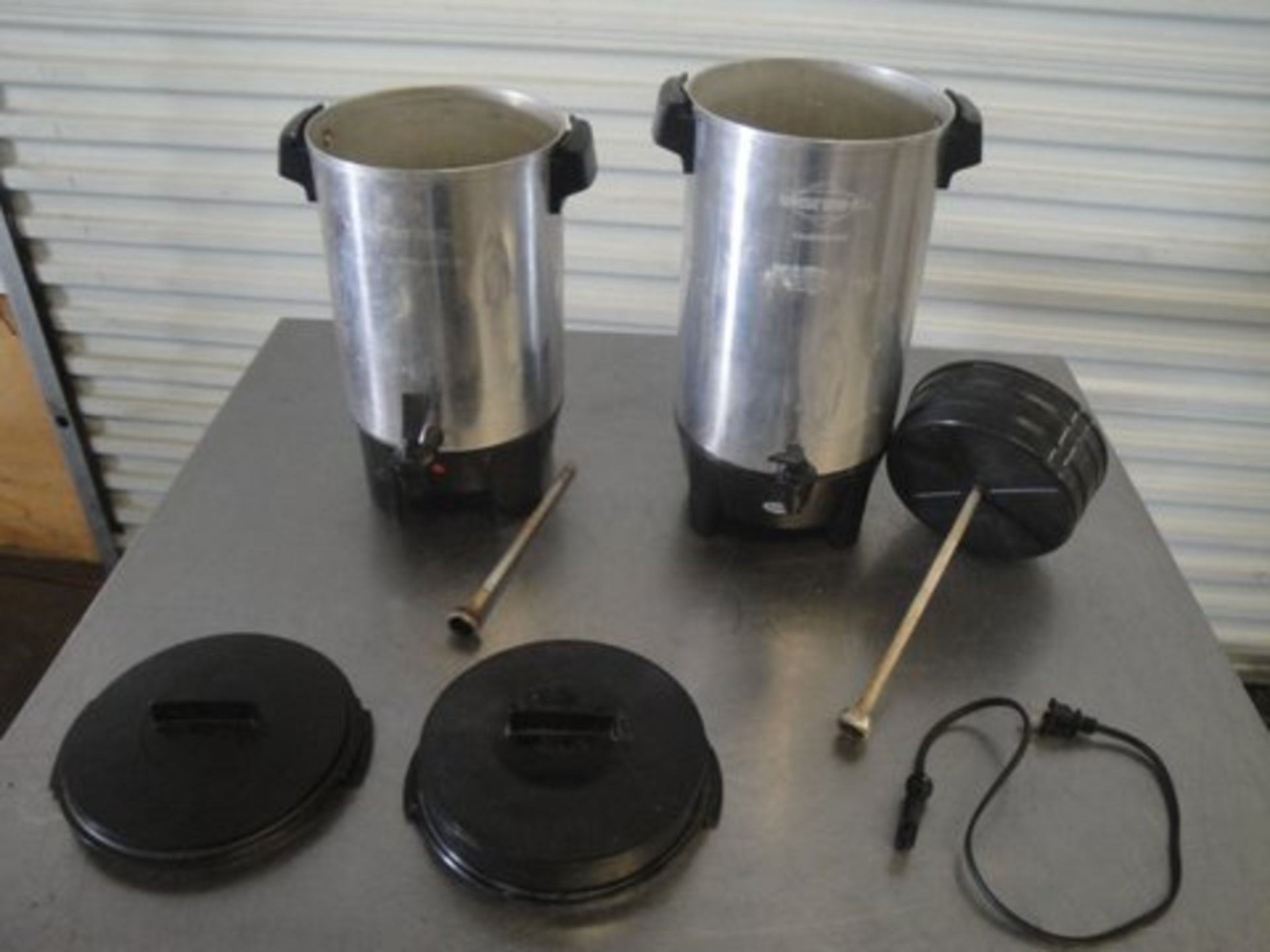 WESTBEND STAINLESS STEEL ELECTRIC PERCOLATOR LOT. - Image 4 of 4