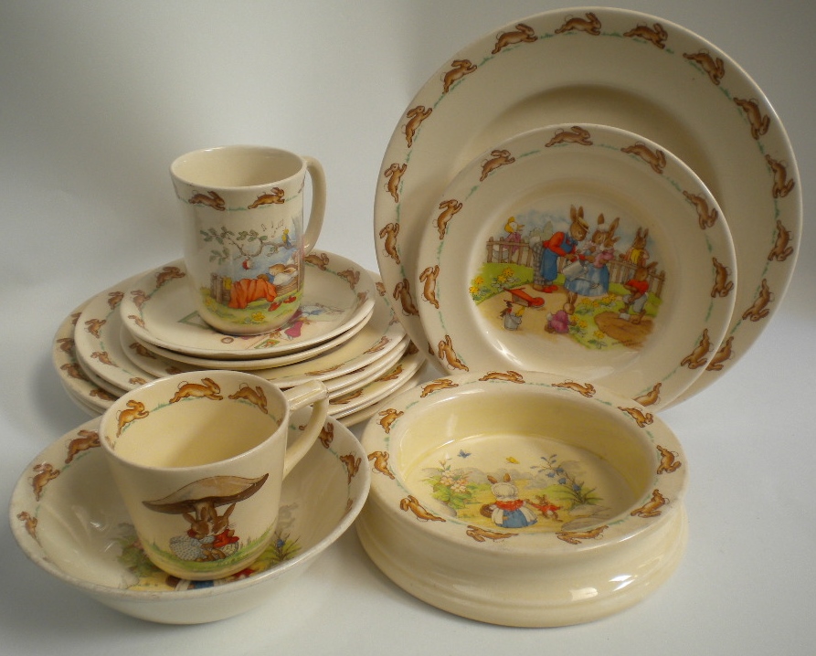 A selection of Royal Doulton Bunnykins plates of various sizes, a feeding bowl, one other bowl, a - Image 2 of 2