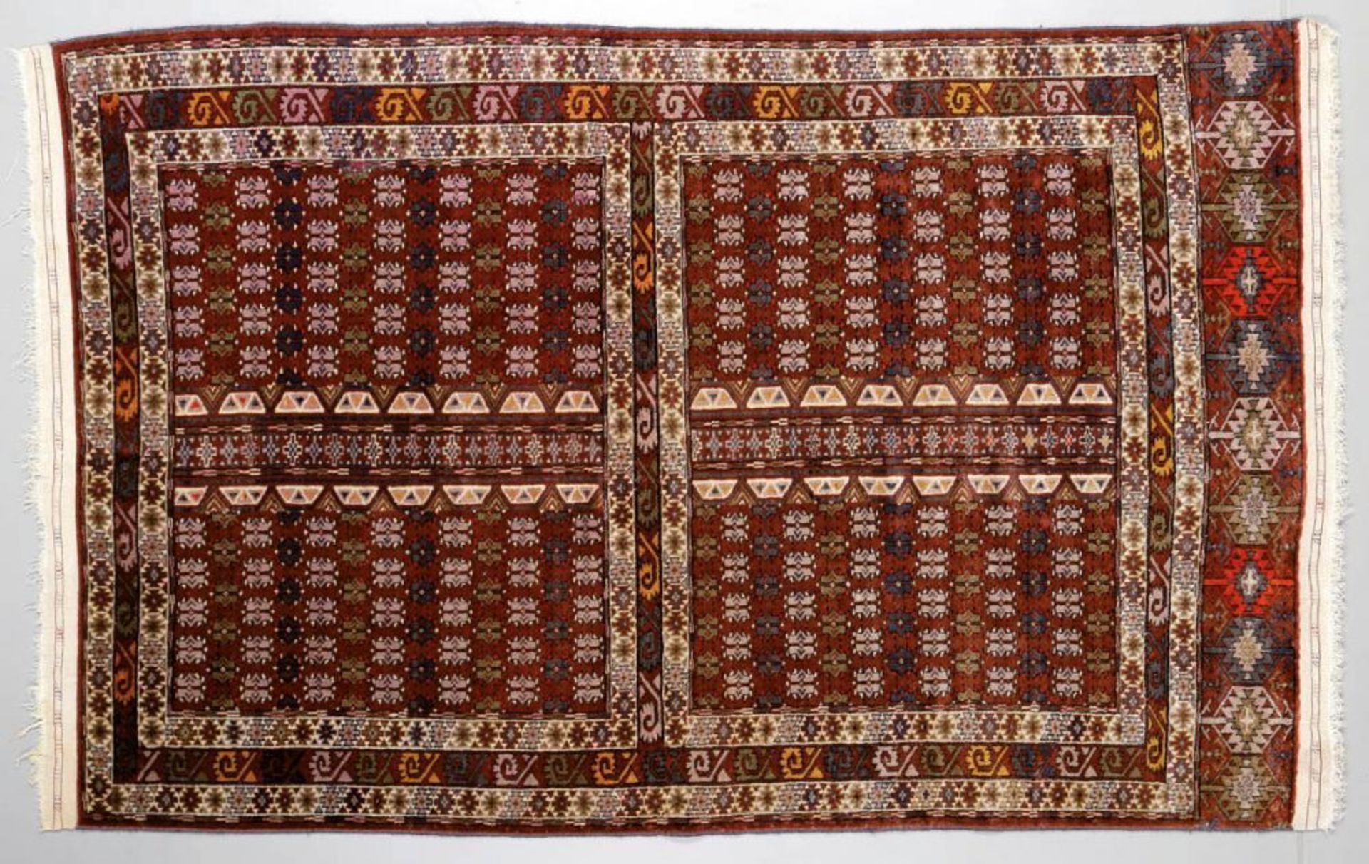Hatschlou Turkmenistan. Wolle. 191 x 124 cm. Viergeteilter Teppich in unterschiedlichen Brauntönen