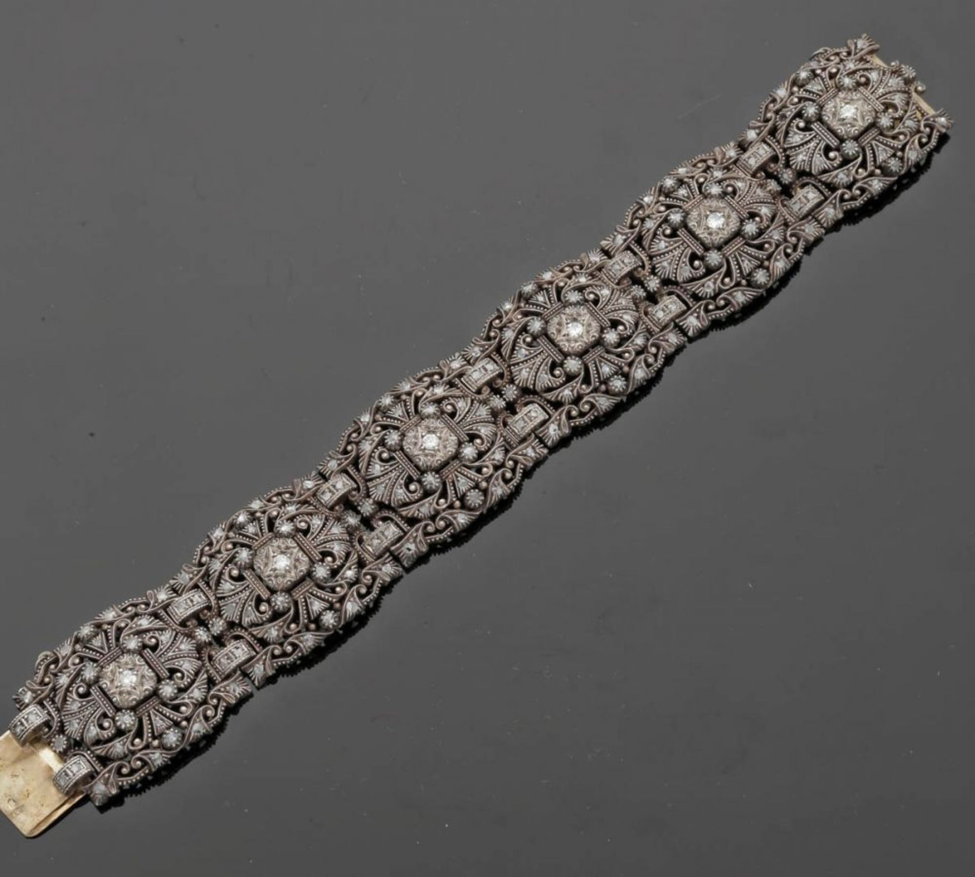 Belle-Époque Diamantarmband GG, Silber verbödet, gestemp. Punze: Herstellermarke. 6 Diamanten im - Bild 2 aus 2