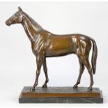 August Zeller1863 - 1918 - Stehendes Pferd - Bronze. Braun patiniert. Schwarzer Marmorsockel. H.