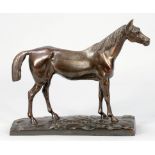 Künstler um 1900- Stehendes Pferd - Bronze. Braun patiniert. H. 27,8 cm.