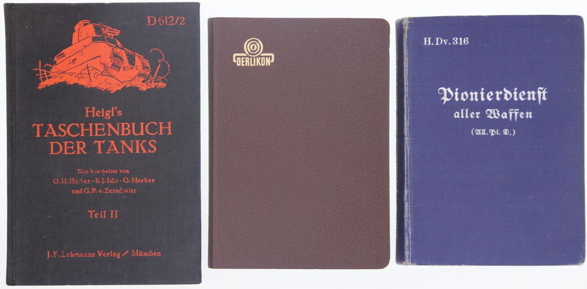 Konvolut von 3 Taschenbüchern / Reglementen. 1. Pioneerdienst aller Waffen, H.Dv. 316 1935, 2.