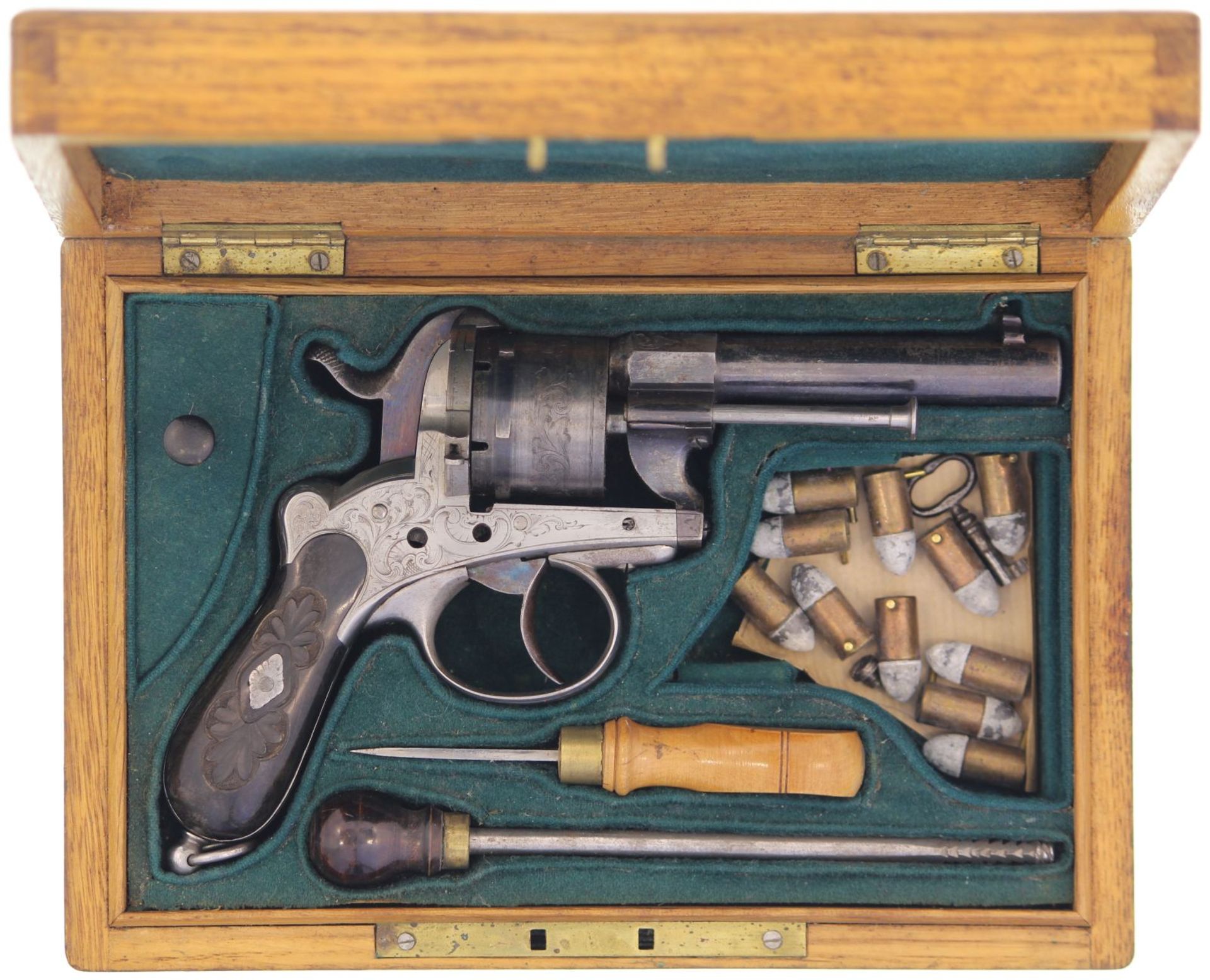 Lefaucheux-Revolver, Belgisch, Kal. 9mmStiftfeuer. Brünierter Lauf mit in Silber eingelegter