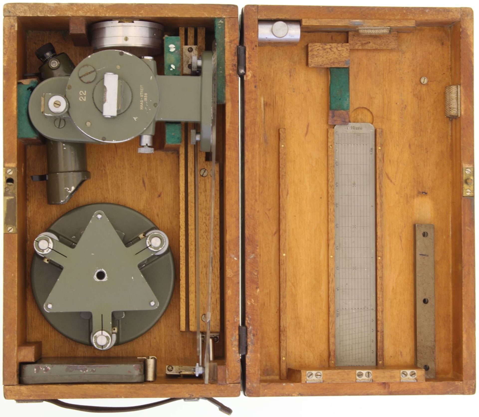 Messinstrument für die Artillerie. Ausrüstung für den Abteilungsmesstisch, metallverstärktes