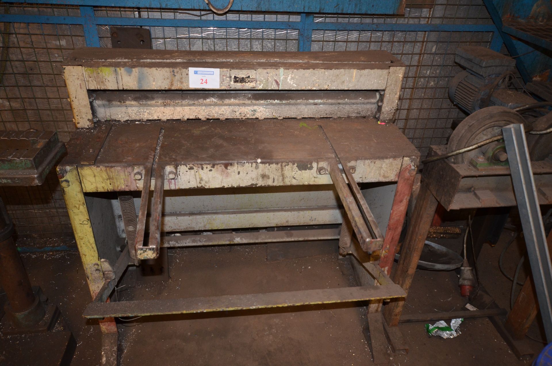 Edwards tredle Guillotine 3ft