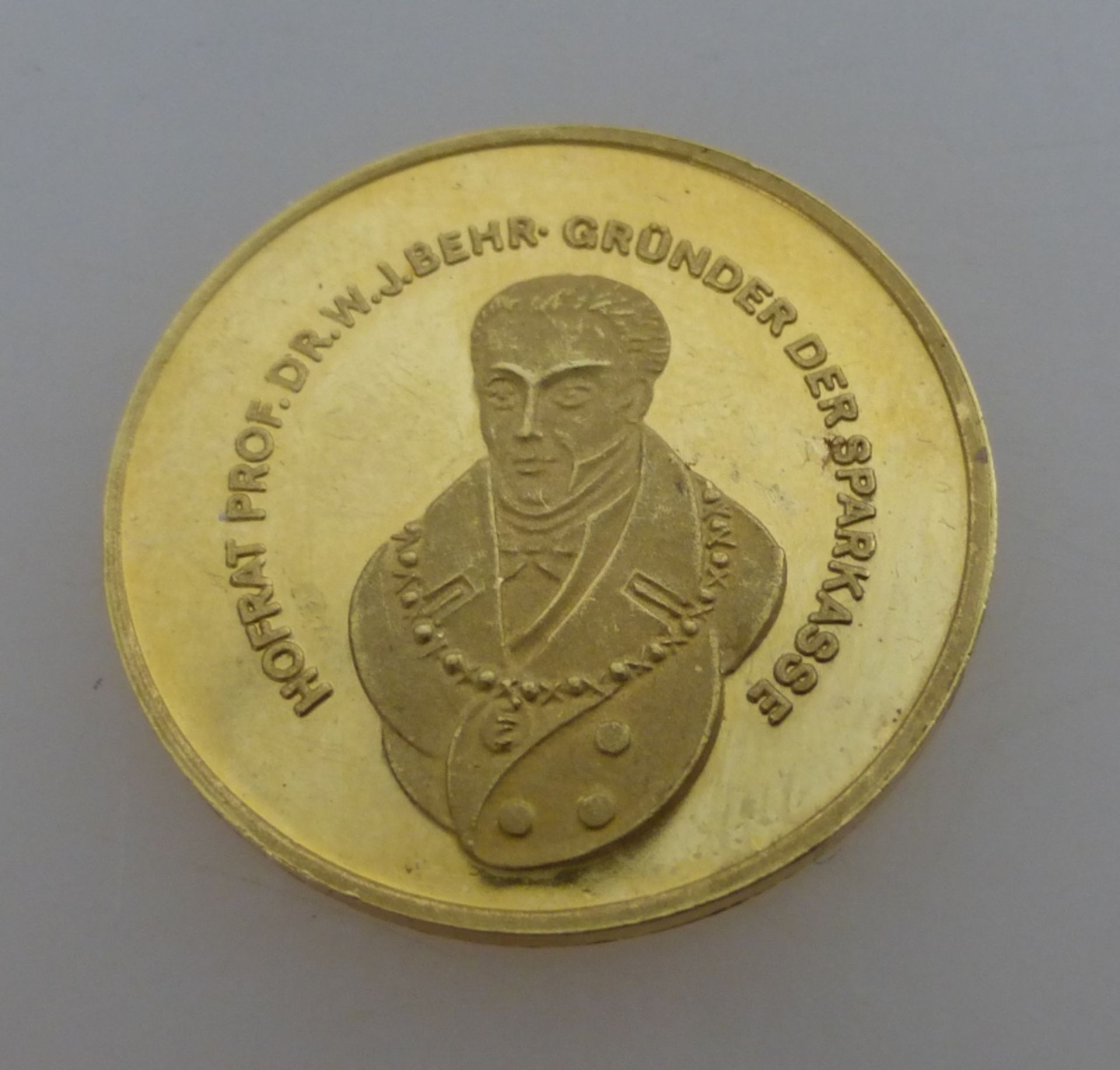 Goldmedaille Würzburg, 150 Jahre Sparkasse, 1972, Gold 900, d. 22mm, 7g.    Mindestpreis: 180 EUR