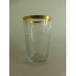 Glasbecher mit Blumendekor u. Goldrand, h. 13,5cmMindestpreis: 30 EUR