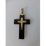 Kreuzanhänger 19.Jh., Achat mit Gelbgold, 5,5cm x 3,5cmMindestpreis: 170 EUR