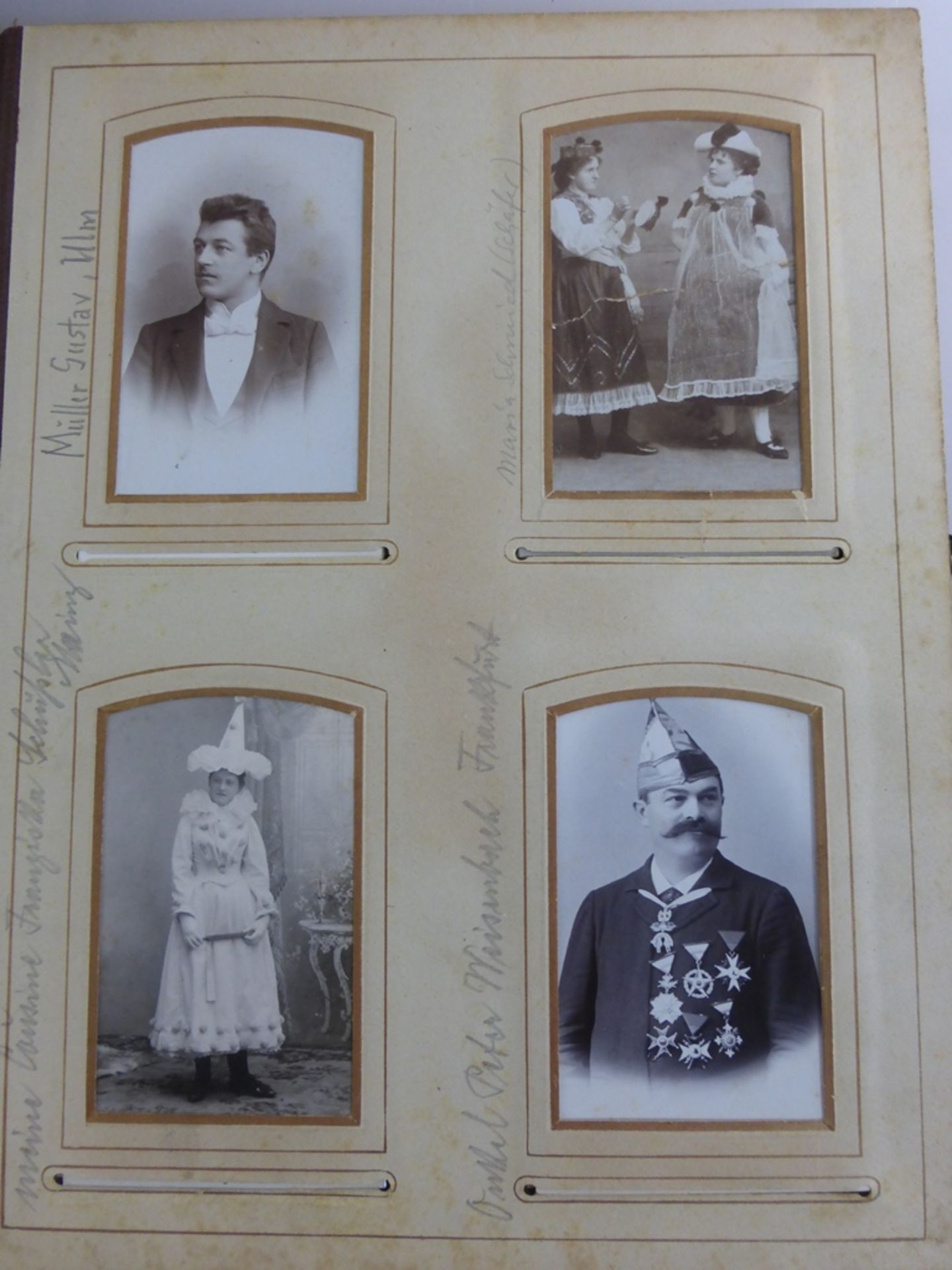 Fotoalbum um 1900, 45 Fotografien, Militär, Studentika, Fasenacht u.a., unterschiedlicheGrößen und - Image 3 of 4