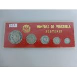 Münzset Venezuela, verschiedene Jahrgänge, Feingehalt 835/900, i. EtuiMindestpreis: 20 EUR