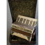 Hohner Verdi I Accordion in case