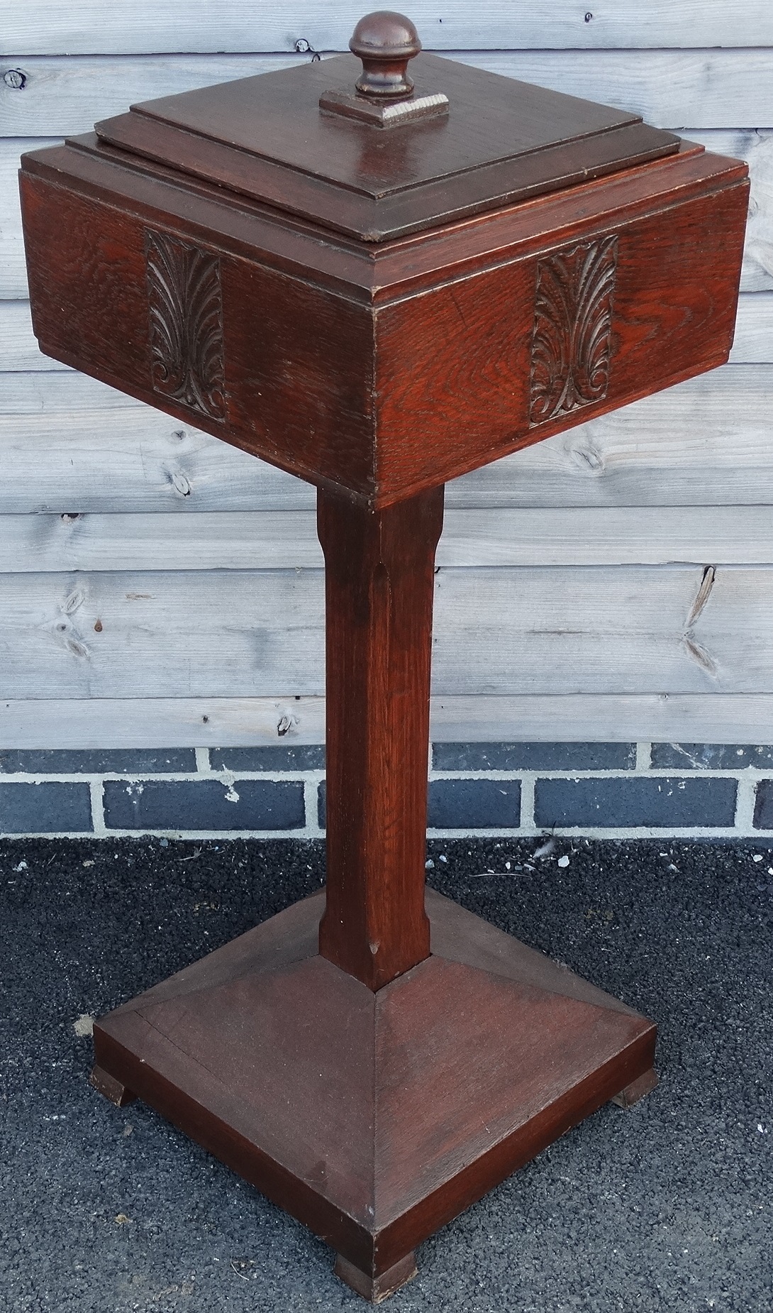 Oak Chapel font