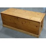 Pine blanket box