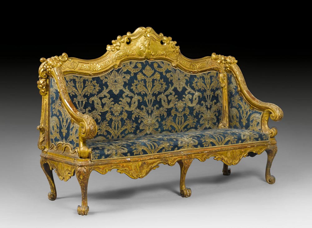 IMPORTANT SOFA, Baroque, Italy, probably Rome, beginning of the 18th century. Wood, carved with