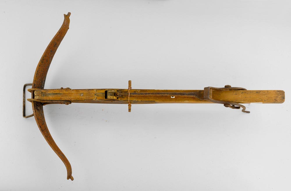 CROSSBOW, Switzerland, 17th/18th century. Broad steel bow (L 57 cm). Square wooden shaft. Iron - Image 2 of 2