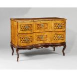 COMMODE, Baroque, Southern Germany, 18th century. Walnut, plum wood and other woods inlaid with
