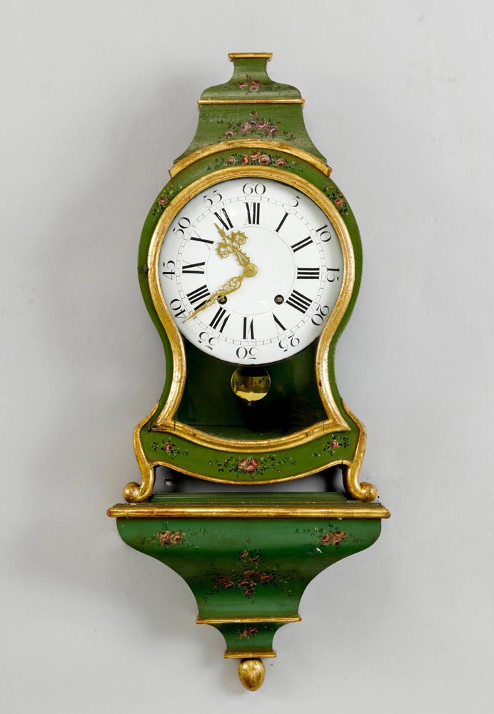 PAINTED CLOCK ON PLINTH, Louis XVI, Neuchâtel, ca. 1780. Curved wooden case, painted green and