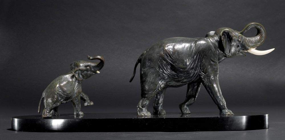 IRENEE ROCHARD (1906-1984) SCULPTURE, ca. 1940 Bronze and ivory. Two elephants, on a black marble - Image 2 of 5