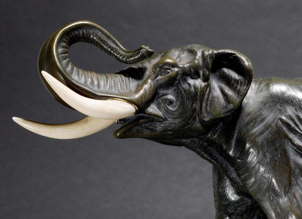 IRENEE ROCHARD (1906-1984) SCULPTURE, ca. 1940 Bronze and ivory. Two elephants, on a black marble - Image 3 of 5