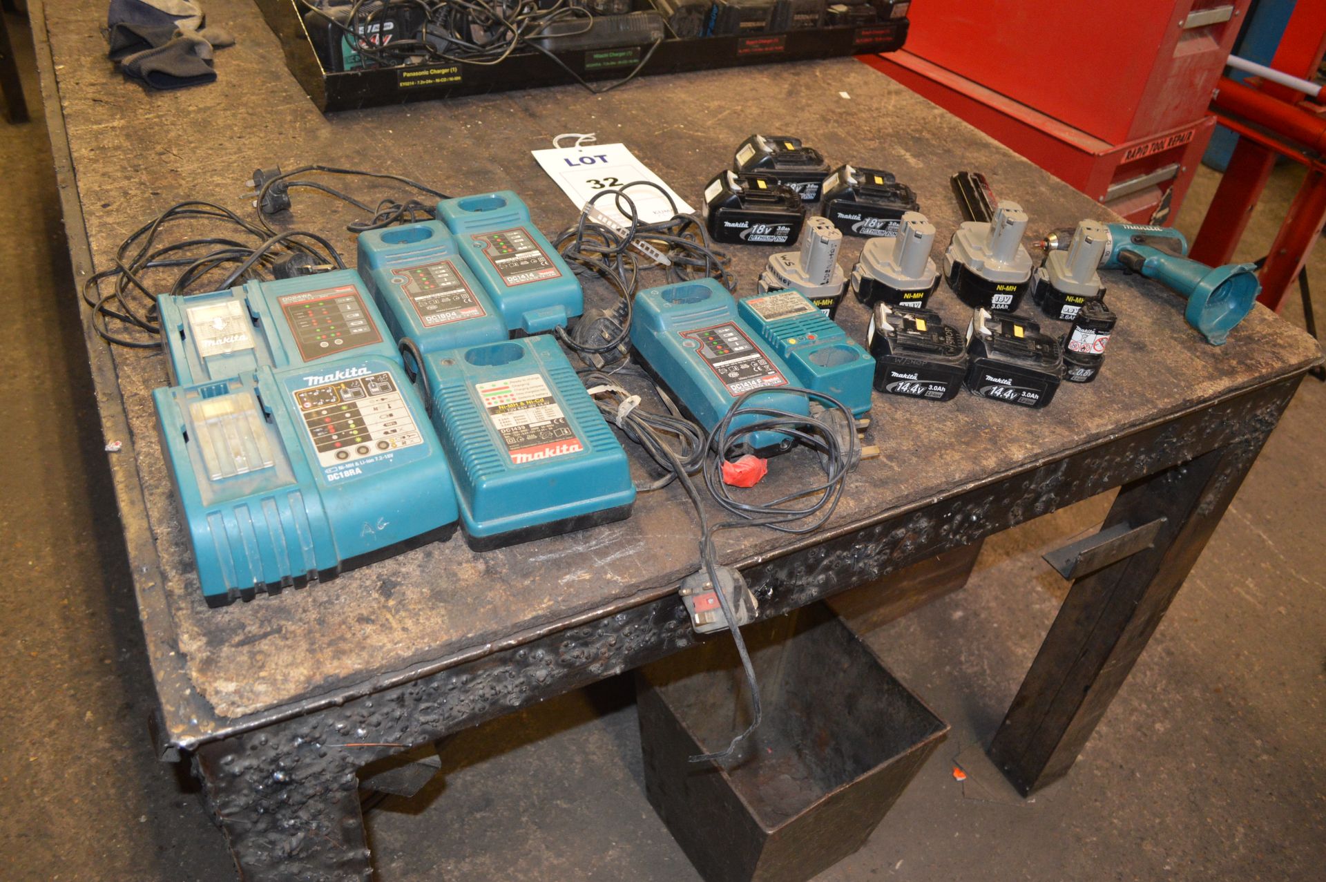 Quantity of Makita Batteries & Chargers 
DC24 WA 7.2-24V Chargers 
DC18 RA 7.2-18V Chargers - Image 2 of 8