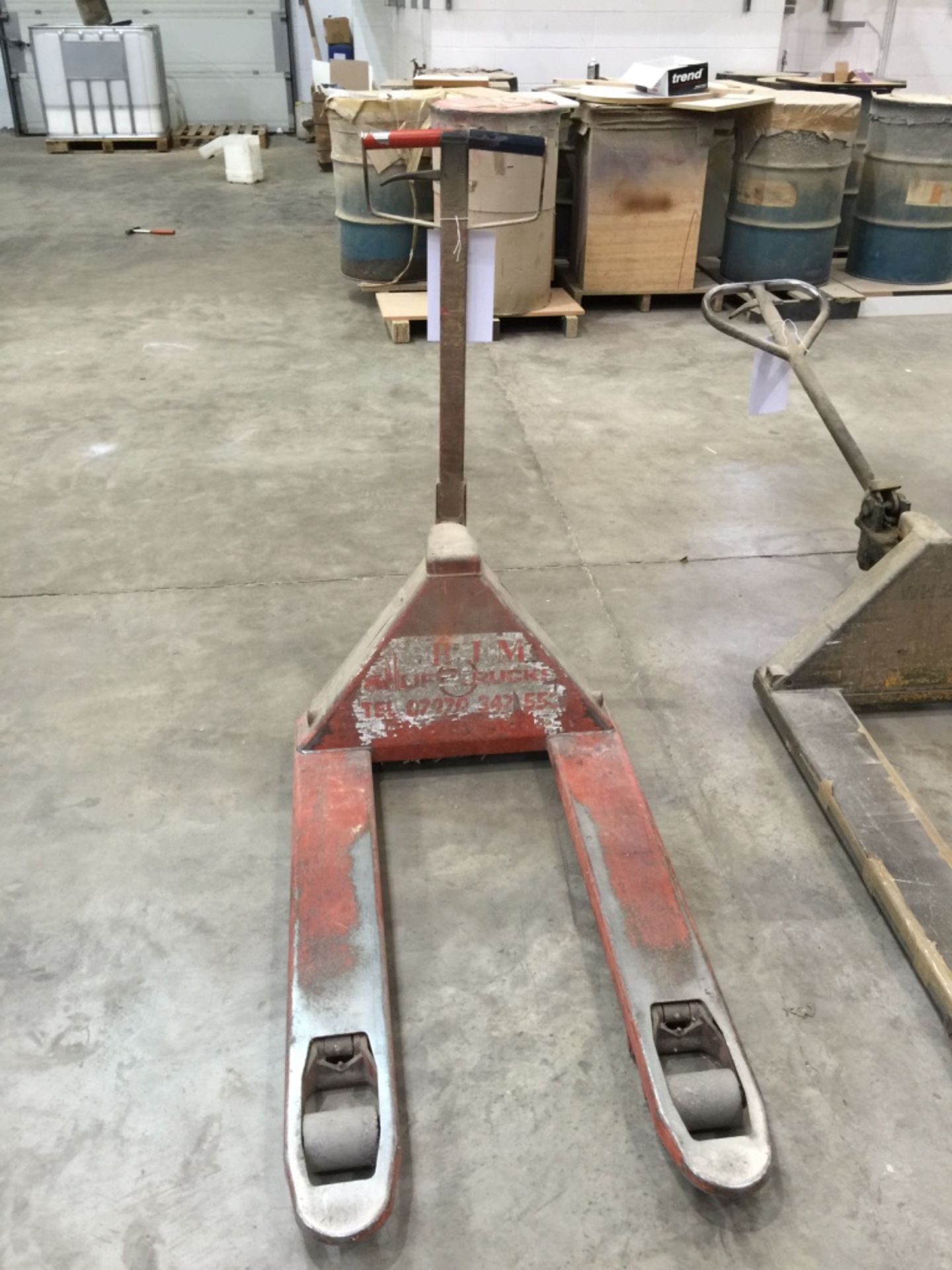 BT Lifter Hydraulic Pallet Truck. Max 2000kg (Ple - Image 4 of 4