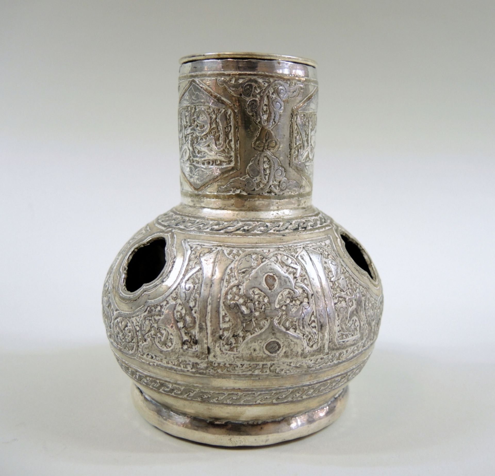 Osmanische SilberarbeitOsmanische Silberarbeit mit Einsatz, wohl Räuchergefäß, Silber, kugeliger