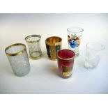 Sammlung von 6 GlasbechernSammlung von 6 Glasbechern, div. Formen und Dekore, teils min. Chips,