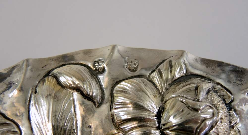 Meisterlicher Silberteller, wohl StraßburgMeisterlicher Silberteller, 12 Lot Silber, getrieben und - Image 3 of 3