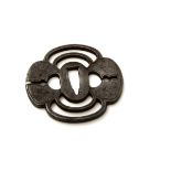 Tsuba für Katana, 18. Jh.  Eisen,  8,2 cm.