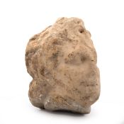 Antiker männlicher Kopf, wohl Pompeji  oder Rom  Marmor. Ausgrabung. H.:  24 cm. Nase  und Kinn