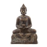 Buddha Amitayus, Quing  Qianlong um 1790-1800 Bronze, dunkel patiniert. Im halbkreisförmigen Sitz