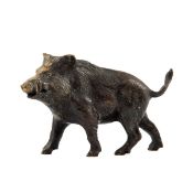 Wildschwein Bronze schwarz-braun patiniert.  Figur eines kräftigen Keilers. H.:  5,5 cm.