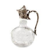 Kleine Weinkanne, Jugendstil um 1900 Montierung 800er Silber, kugeliger Korpus aus farblosem Glas