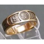 Damenring
14 kt. Gelbgold-Montur, Metalleinlage, "1914", ca. 3,5 g., RM 55, 
   Mindestpreis: 150