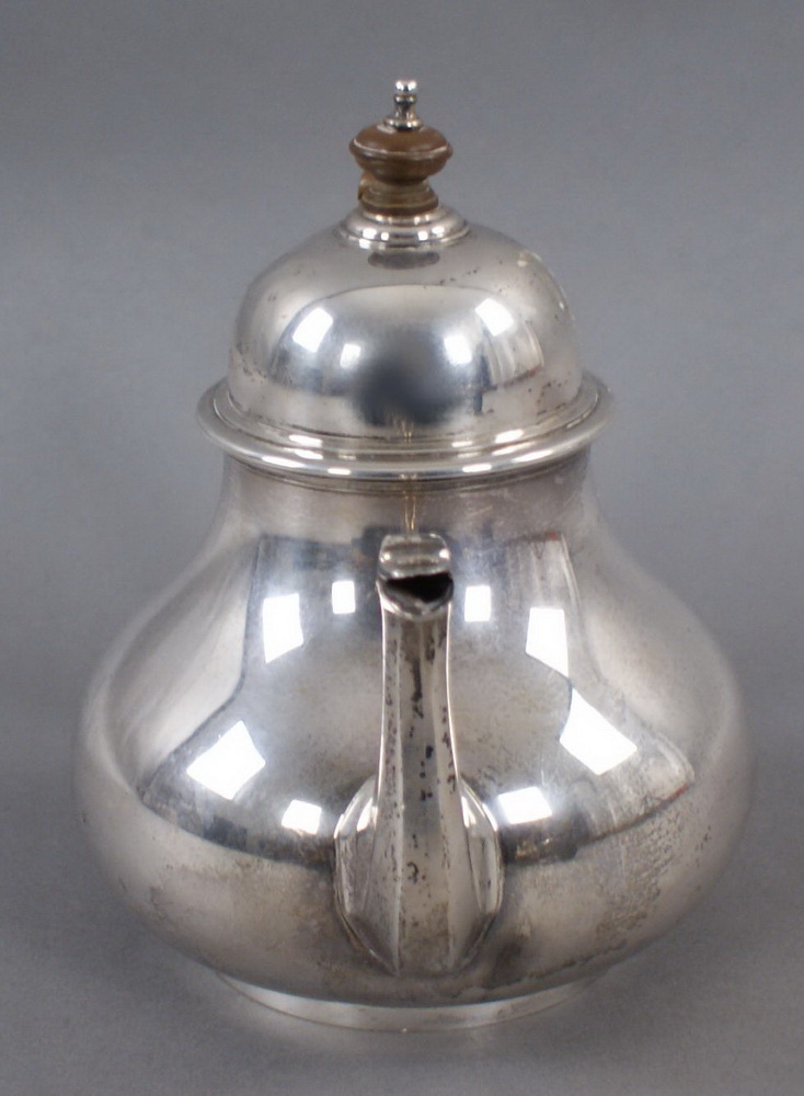 Reserve: 400 EUR        KANNE Silber, mehrfach gepunzt, kleine Delle, H 18 cm - Image 3 of 5