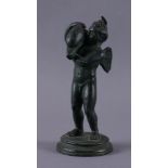 Reserve: 250 EUR        BRONZE PUTTO 19. JH, Skulptur eines beflügelten Puttos mit einem Delphin auf