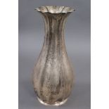 Reserve: 250 EUR        GROSSE VASE Silber gepunzt, H 31,5 cm