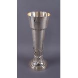 Reserve: 900 EUR        JUGENDSTIL VASE Silber, mit Wappen auf Korpus, gepunzt, H 40,5 cm