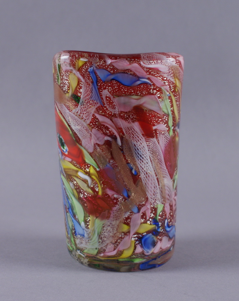 MURANO VASE Italien, kleine bunte Vase aus den 50er Jahren, H 16 x B 9 x T 9 cm  Mindestpreis: 250 - Image 2 of 4