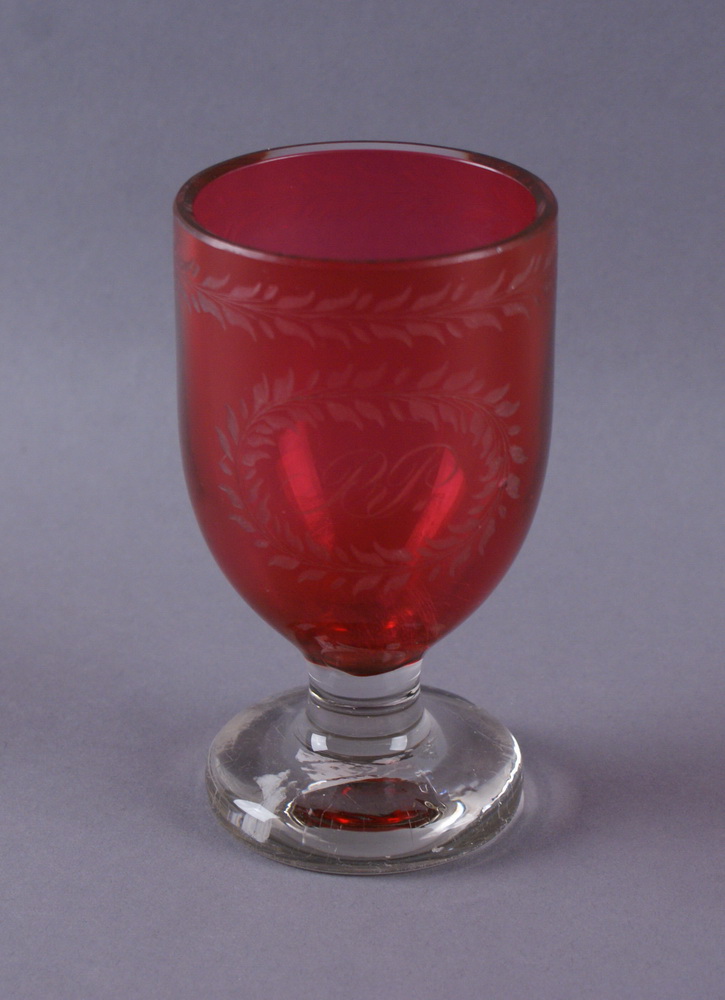 BIEDERMEIER GLAS19. JH, rotes Glas, auf Korpus bezeichnet, H 15 x Durchmesser 8,5 cm